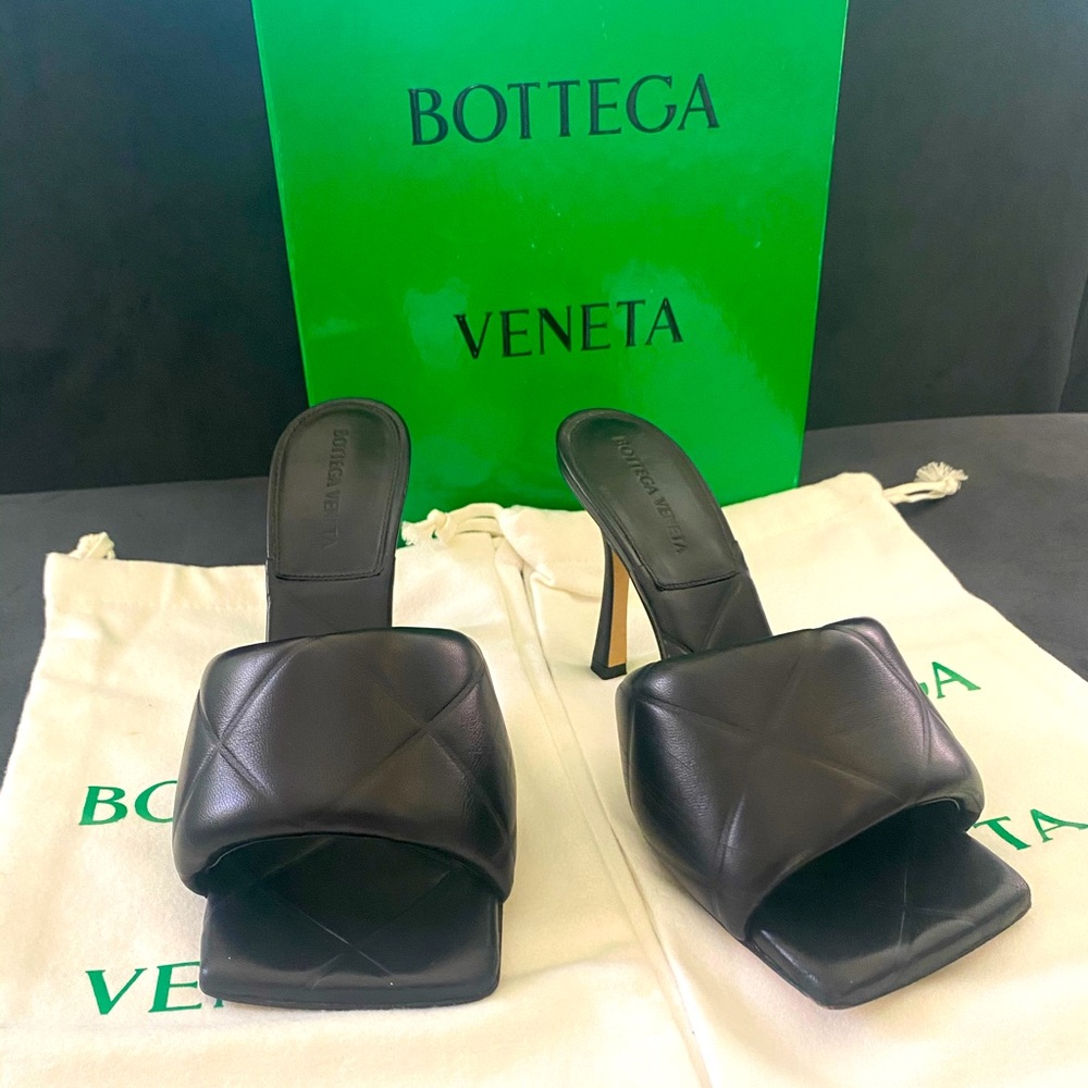 Bottega Veneta
8.5
Black
